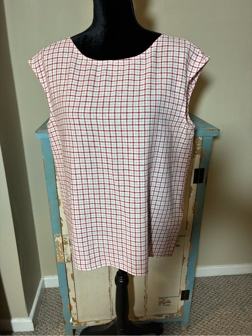 Max Studio White Tank Top with Red Windowpane Check. Size Large